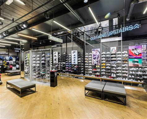 telefoonnummer adidas winkel alexandrium|shopplezier alexandrium.